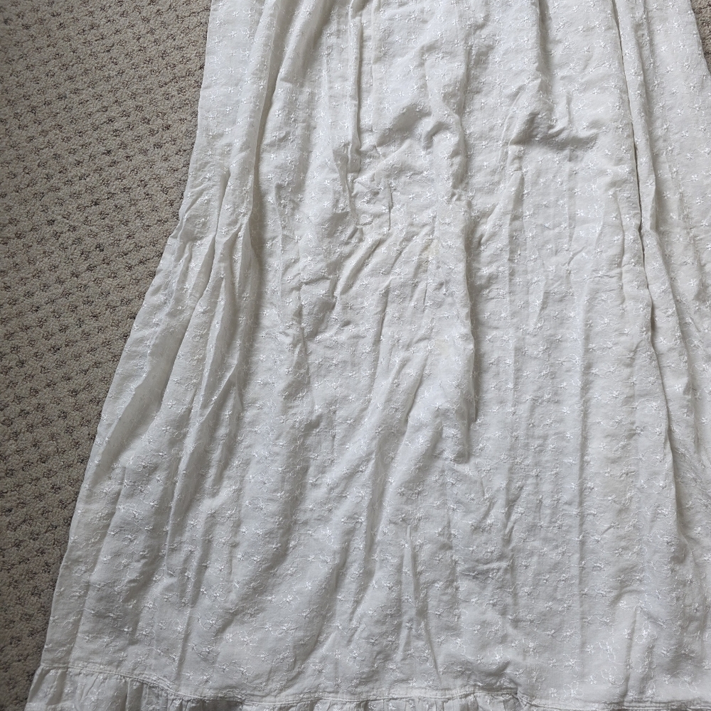 Ivory eyelet nightgown - Picture 6 of 8